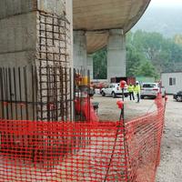 Uno dei piloni del viadotto di Bugnara in fase di lavorazione da parte di Strada dei Parchi