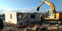 La demolizione di una costruzione abusiva in Abruzzo