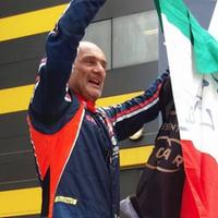 Gabriele Tarquini festeggia il titolo mondiale Wctr a Macao