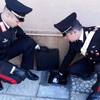 I carabinieri hanno recuperato la droga nella rete fognaria