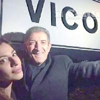 La modella abruzzese Romina Pierdomenico, 26 anni e il presentatore tv Ezio Greggio, 64, a Vicoli