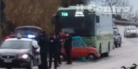 La Fiat 500 contro l'autobus della Tua (foto Tdr)