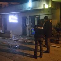 La polizia sul luogo dell'esplosione a Villa Scorciosa (foto s.so.)