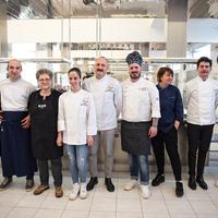 Alcuni degli chef della Red Academy di San Vito e ristoratori coinvolti nell'iniziativa