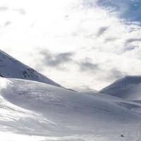 Scorcio della valle e della cima del Morretano con la neve