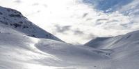 Scorcio della valle e della cima del Morretano con la neve