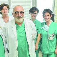 Goffredo Del Rosso e l'équipe che si occupa di dialisi peritoneale video-assistita