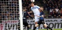 Il gol decisivo di Milinkovic, in Inter-Lazio, che riapre la corsa Champions