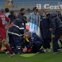 14 aprile 2012: i soccorsi in campo a Piermario Morosini durante la partita Pescara-Livorno