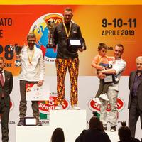 Angelo D'Intino, 35 anni di Cepagatti, a Parma sul podio più alto del mondiale della pizza alla teglia