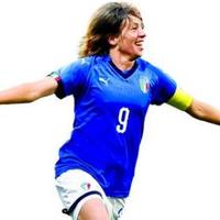 L'attaccante abruzzese del Milan, Daniela Sabatino, 33 anni, con la maglia della nazionale