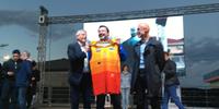 Matteo Salvini con la maglietta del Giulianova basket (fotoservizio di Luciano Adriani)