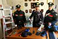 Le attrezzature sequestrate dai carabinieri a Pagliare di Morro d'Oro