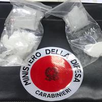 La cocaina trovata dai carabinieri addosso al 36enne albanese
