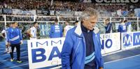 La delusione di Bepi Pillon a fine partita, l'allenatore ha annunciato il suo addio al Pescara (foto di Giampiero Lattanzio)