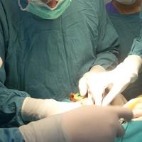 Un'équipe operatoria: a Bologna, intervento chiururgico di 14 ore per salvare una vita