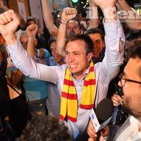 Jwan Costantini festeggia con la maglia del Giulianova al collo (foto di Luciano Adriani)