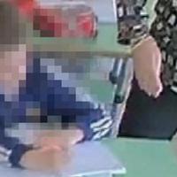 Maltrattamenti ai bambini, maestra sospesa per 6 mesi