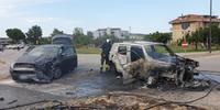 Le autovetture distrutte dopo l'incidente e l'incendio a Sant'Egidio alla Vibrata