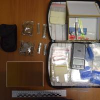 La droga sequestrata durante l'operazione della polizia di Pescara