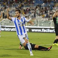 Palmiero esulta dopo aver firmato il 4° gol del Pescara contro il Pordenone (foto di Giampiero Lattanzio)