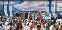 L'Aquila: festa di ragazzi e famiglie per l'arrivo del presidente Sergio Mattarella