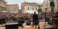 Il concerto in piazza Martiri (foto di Luciano Adriani)