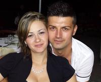 La vittima Mihaela Rohua con il compagno Cristian Daravoinea