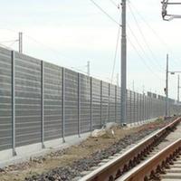 Barriere antirumore lungo la linea ferroviaria
