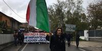 La manifestazione a Nereto contro l'impianto della Wash Italia (fotoservizio di Luciano Adriani)