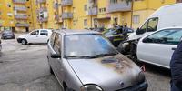 L'auto bruciata a una donna di Rancitelli dopo l'intervista a Rete8 (foto di Giampiero Lattanzio)