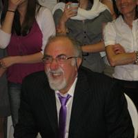 E' morto a 74 anni il professor Mario Fiesoletti.  Qui ihn una foto fatta durante la festa di pensionamento