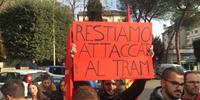 Teramo: protesta degli universitari contro i disservizi della Baltour (fotoservizio di Luciano Adriani)