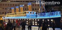 La nave luminosa più grande d'Italia in piazza Salotto (foto di Giampiero Lattanzio)