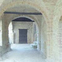 La casa a Bisenti attribuita a Ponzio Pilato (da movingTeramo) e il libro sul prefetto romano