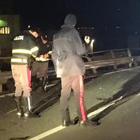 Celano, i rilievi di polizia e carabinieri sul luogo della tragedia stradale