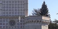 L'aquila/Iran: bandiera bianca sulla Basilica di Collemaggio