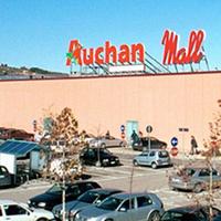 L'ipermercato Auchan di Cepagatti, tra i punti vendita che non sono rientrati nel piano Conad