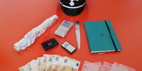 Dosi di eroina, denaro e altro materiale sequestrato a un 44enne di Sulmona arrestato per spaccio