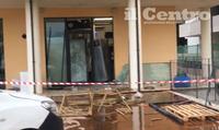 I locali della pizzeria devastati dall'esplosione (foto di Luiciano Adriani)