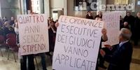 La protesta dei lavoratori del Ciapi in consiglio regionale a Pescara