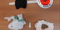 Droga e altro materiale per lo spaccio sequestrati dai carabinieri
