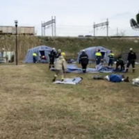 La tendopoli per i senza tetto che la Caritas sta allestendo a Pescara