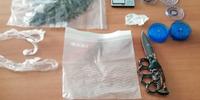 Droga e altro materiale sequestrato dai carabinieri a un 21enne