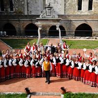 Il coro “Antonio Di Jorio” di Atri con il maestro Concezio Leonzi