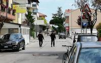 I carabinieri in via Patrizi, a Roseto: indagine su un accoltellamento