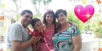 Carla, la volontaria tornata dal Venezuela, con la sua famiglia