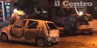 Le auto danneggiate dopo l'incendio a San Salvo (foto di Gianfranco Daccò)