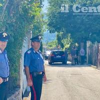 I carabinieri sul luogo dell'omicidio (foto di Claudio Lattanzio)