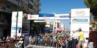 Ciclismo, una partenza del Trofeo Matteotti